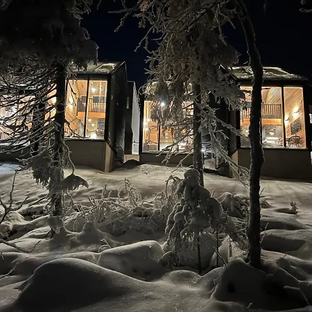Lomamökit Auroras Karhu